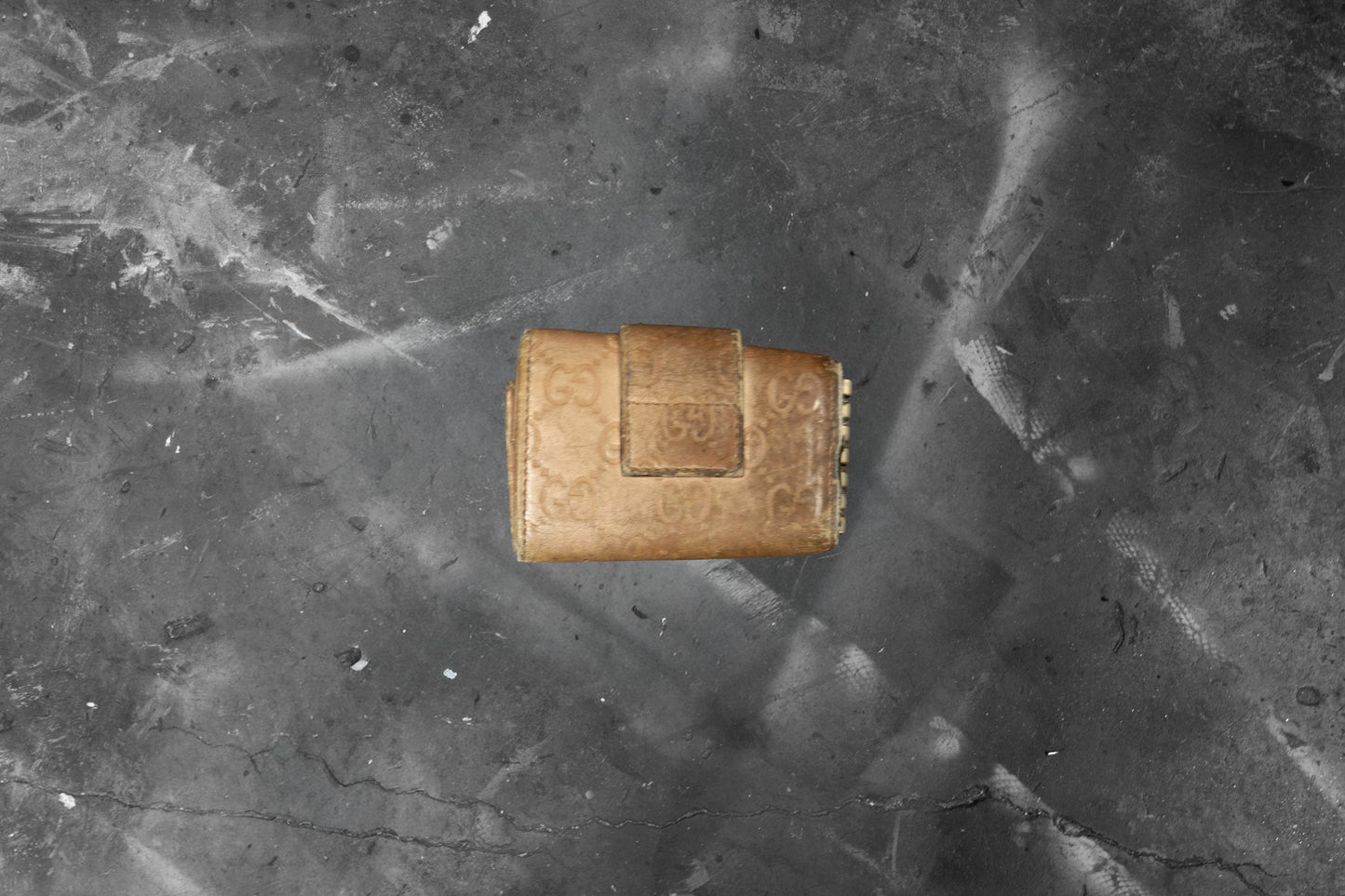 GUCCI — HEART LOGO KEYHOLDER