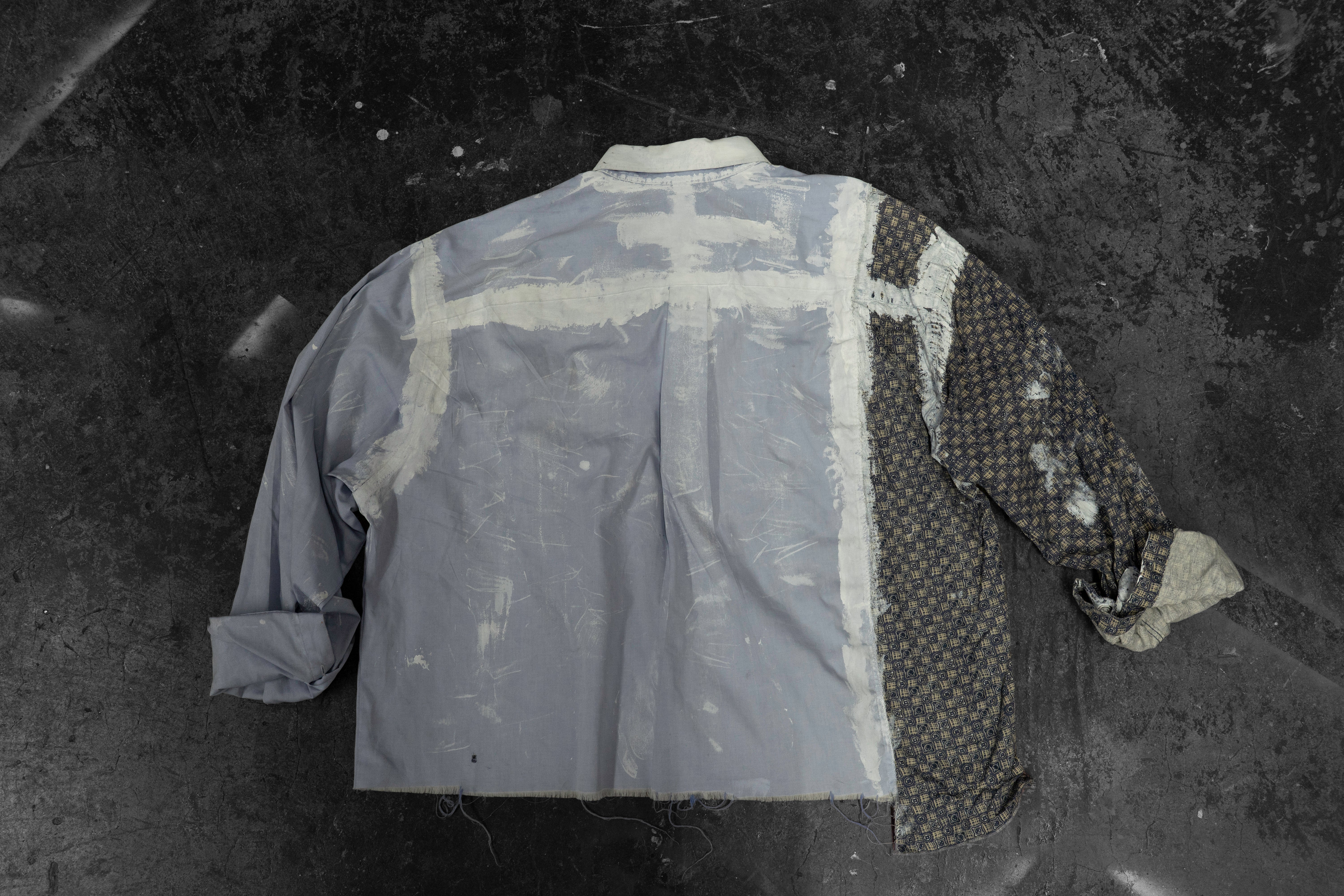 LUSTREGOTHIQUE — SPLIT PANEL SHIRT (1/1)