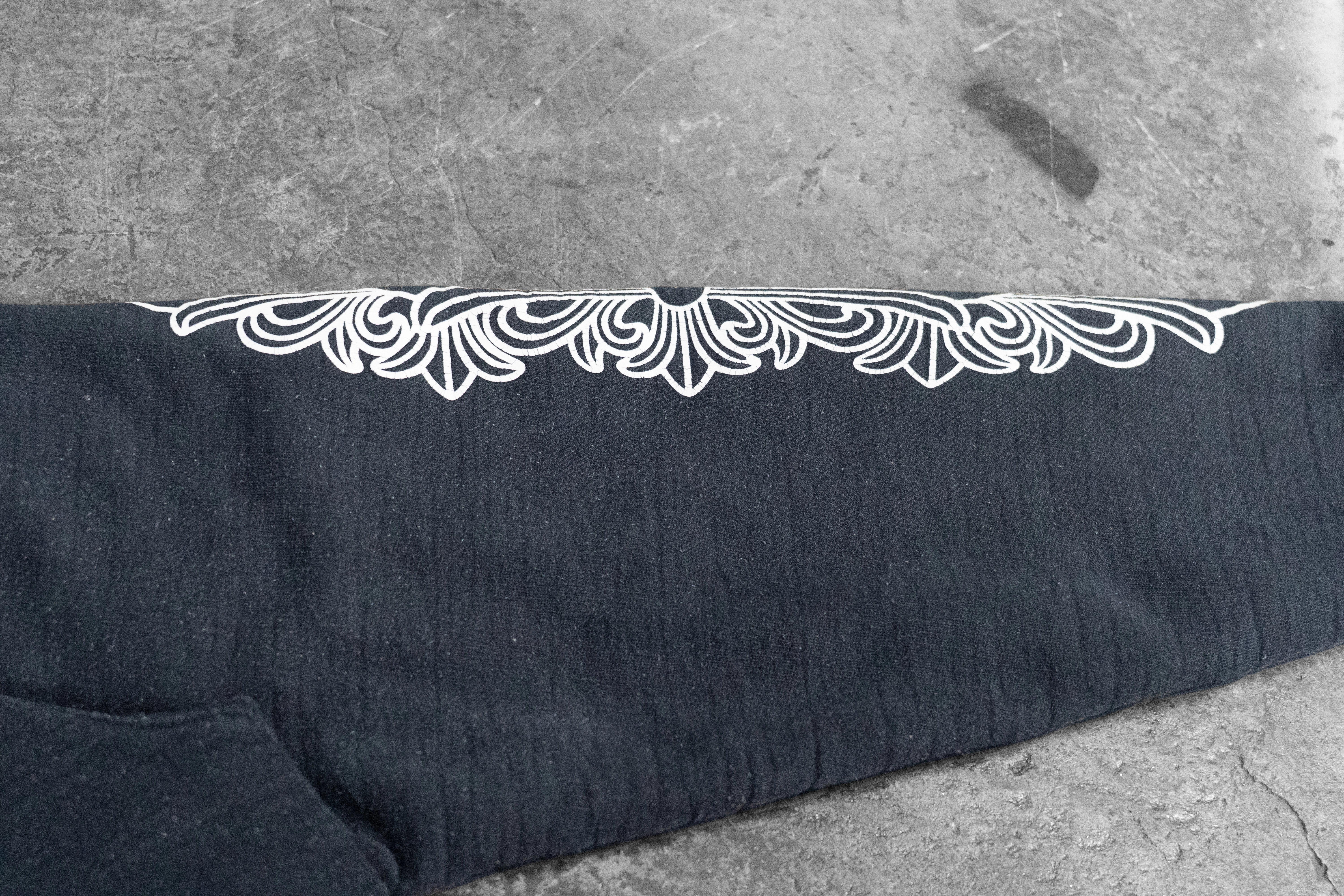 CHROME HEARTS — BLACK ZIP-UP HOODIE WITH WHITE LOGO PRINT