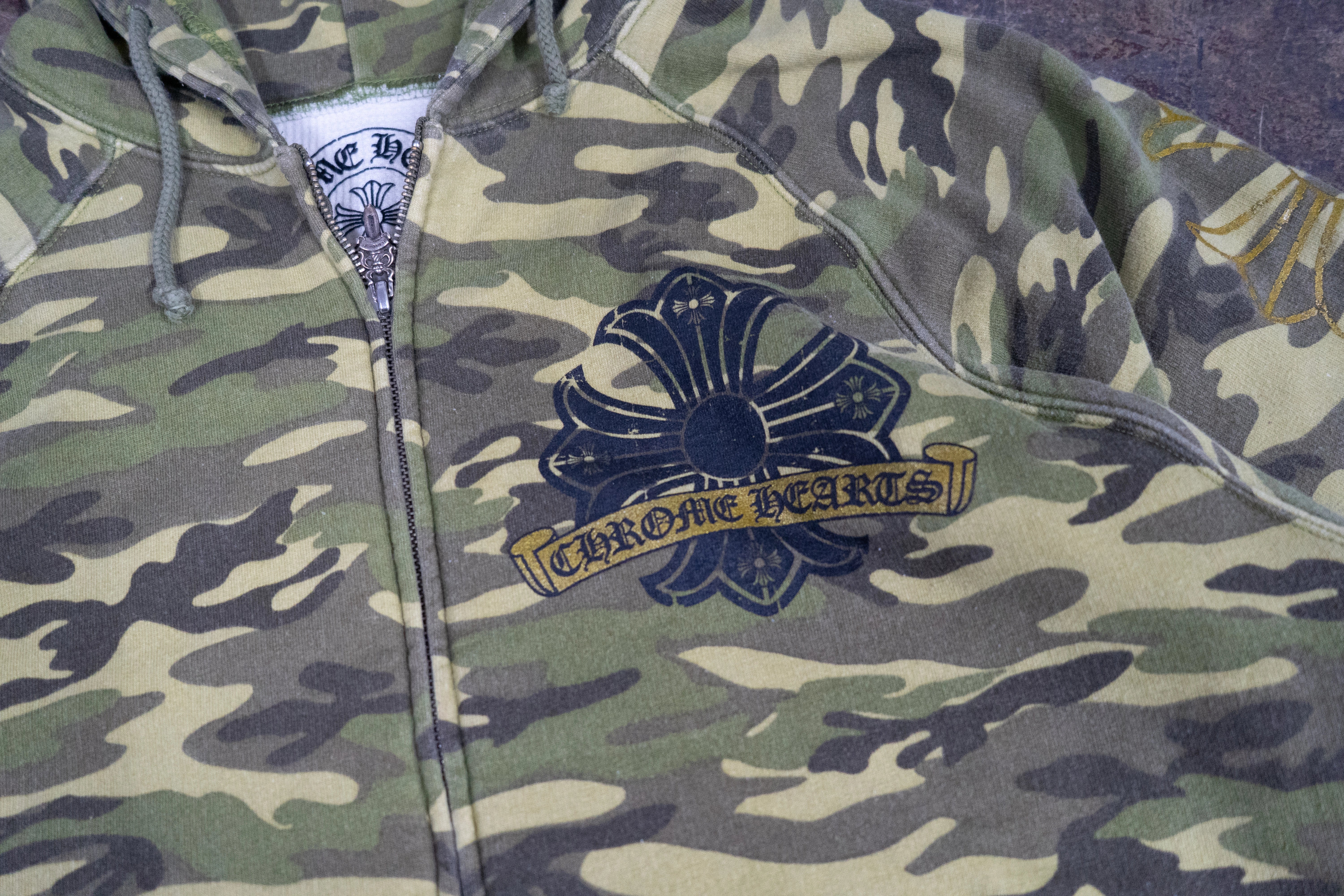 CHROME HEARTS — CAMO ZIP-UP HOODIE WITH GOLD HORSESHOE LOGO