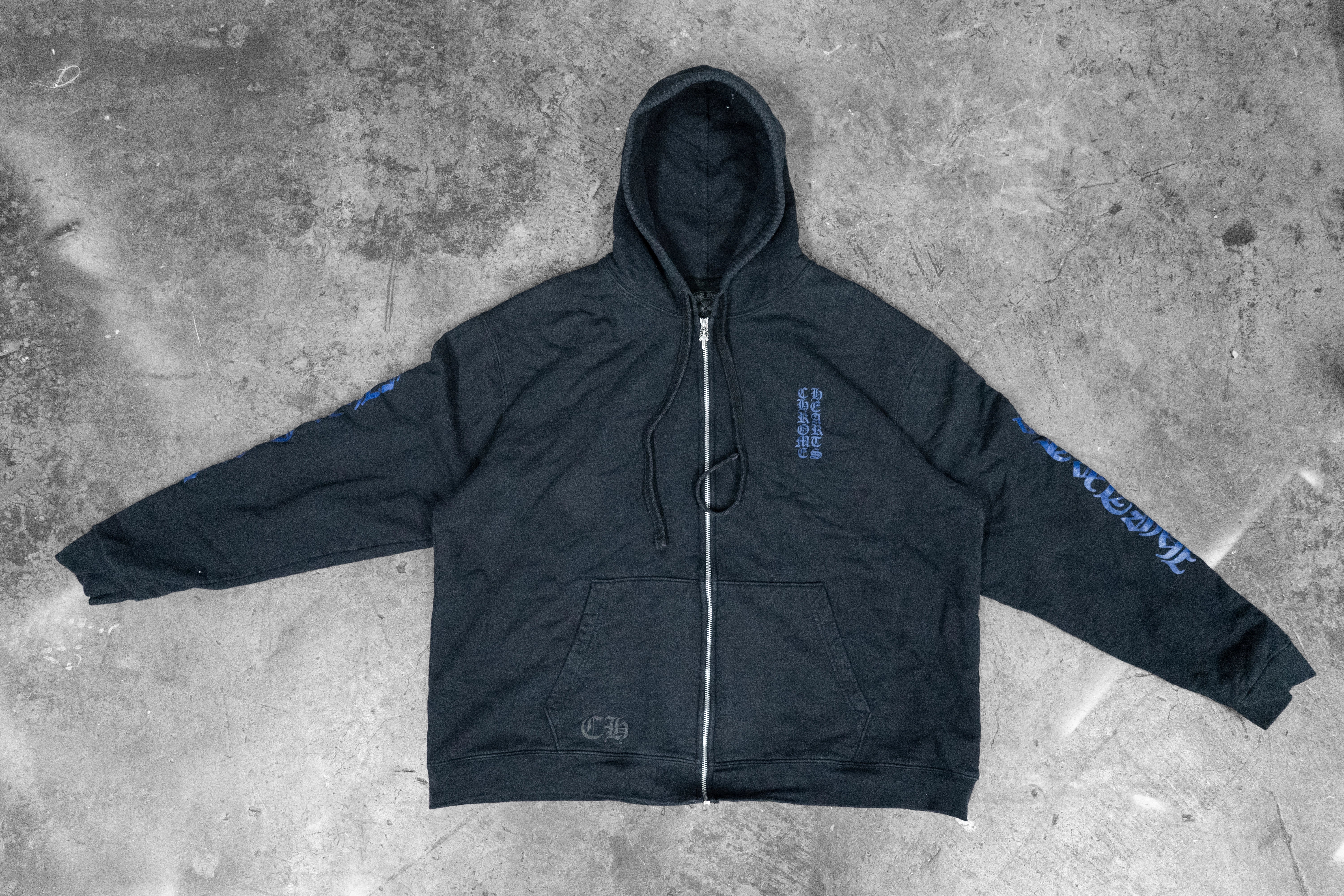 CHROME HEARTS — BLACK ZIP-UP HOODIE WITH BLUE LOGO PRINT