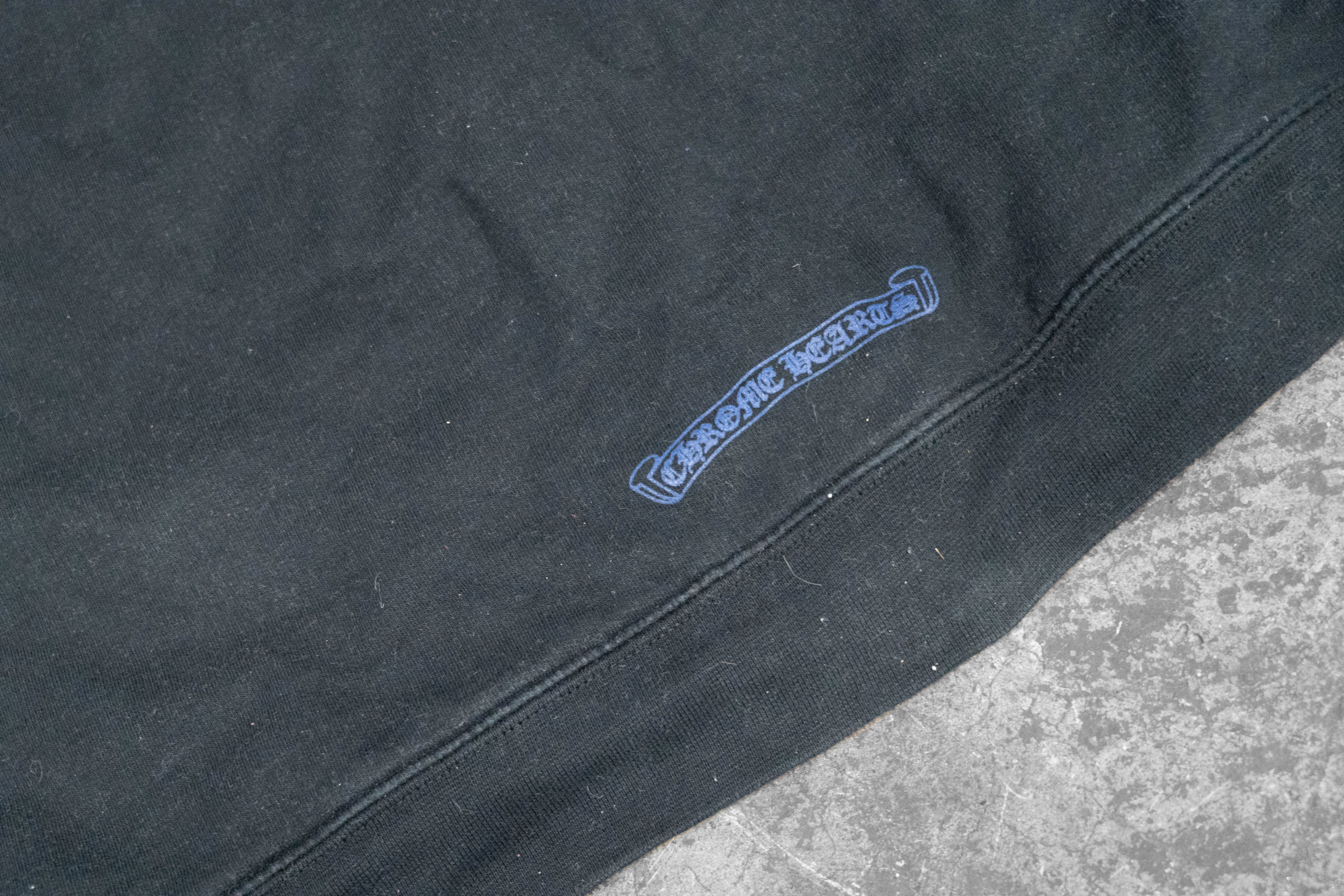 CHROME HEARTS — BLACK ZIP-UP HOODIE WITH BLUE LOGO PRINT