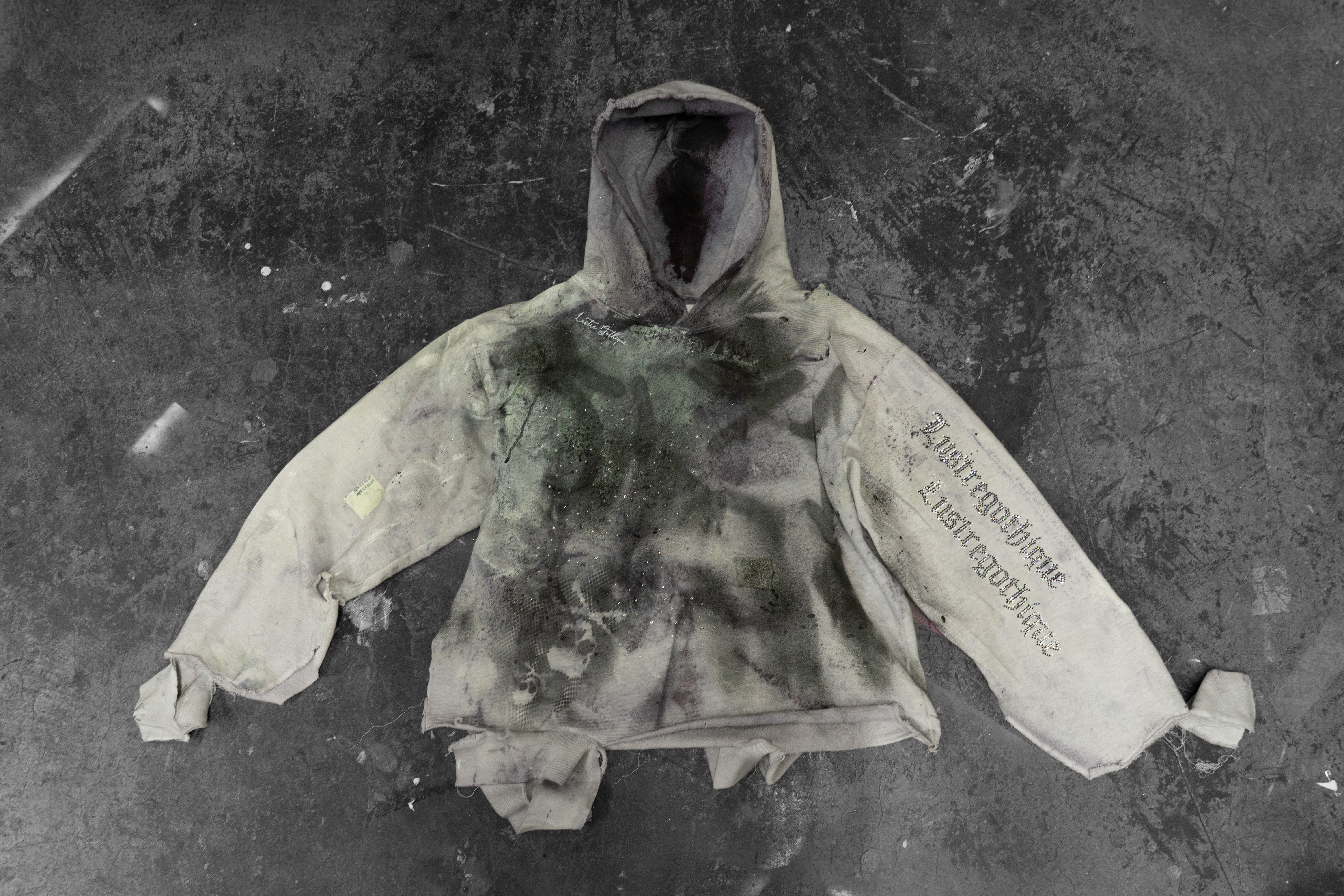LUSTREGOTHIQUE — GREY DISTRESSED HOODIE (1/1)