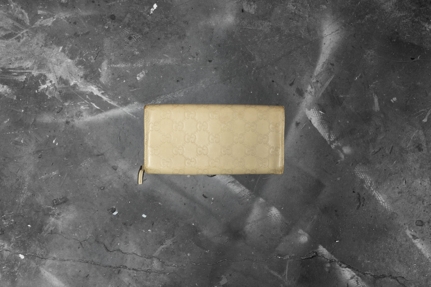 GUCCI — CREAM KEYHOLDER