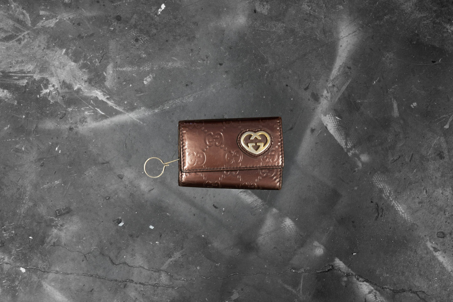 GUCCI — BROWN KEYHOLDER