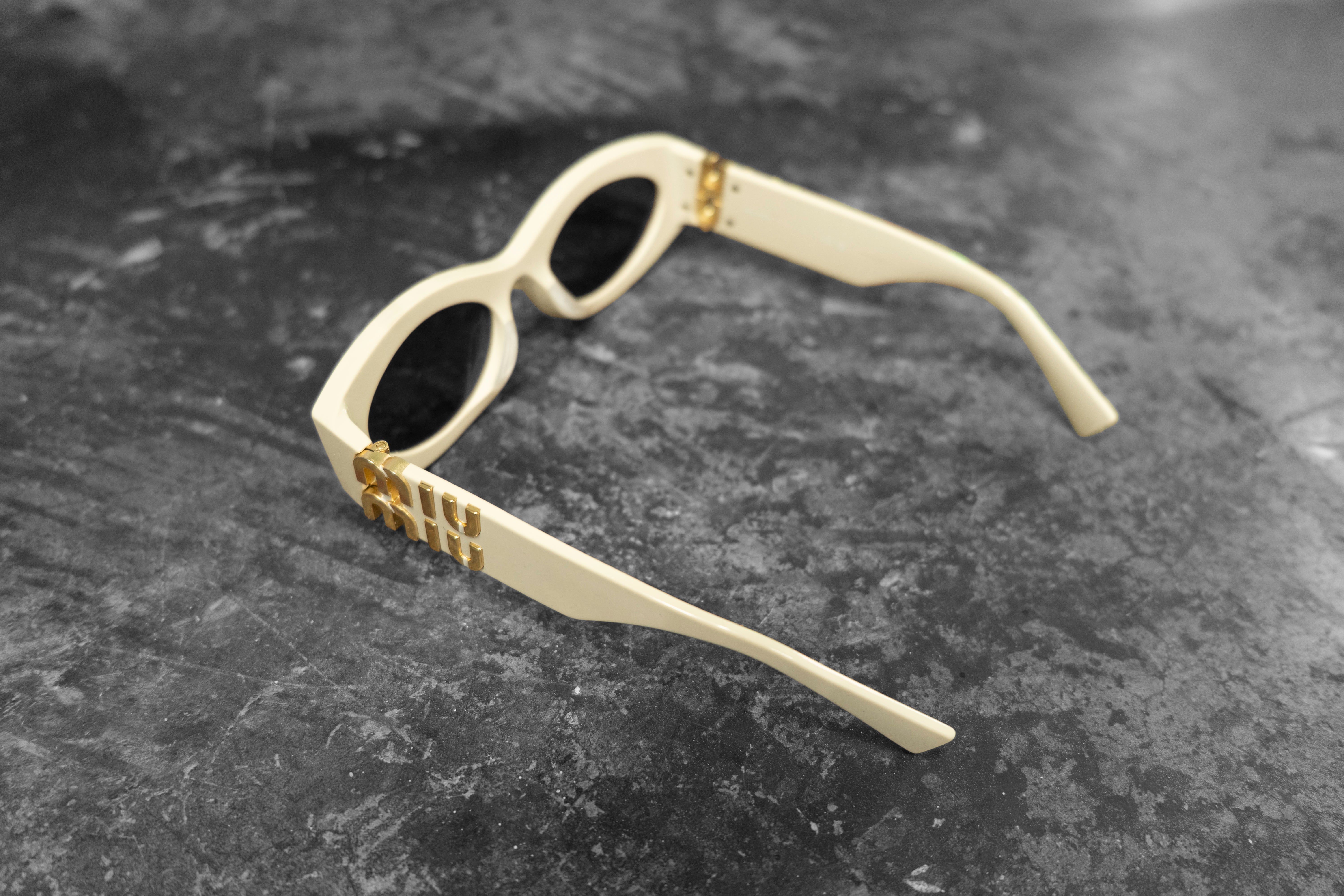 MIU MIU — CREAM ACETATE SUNGLASSES