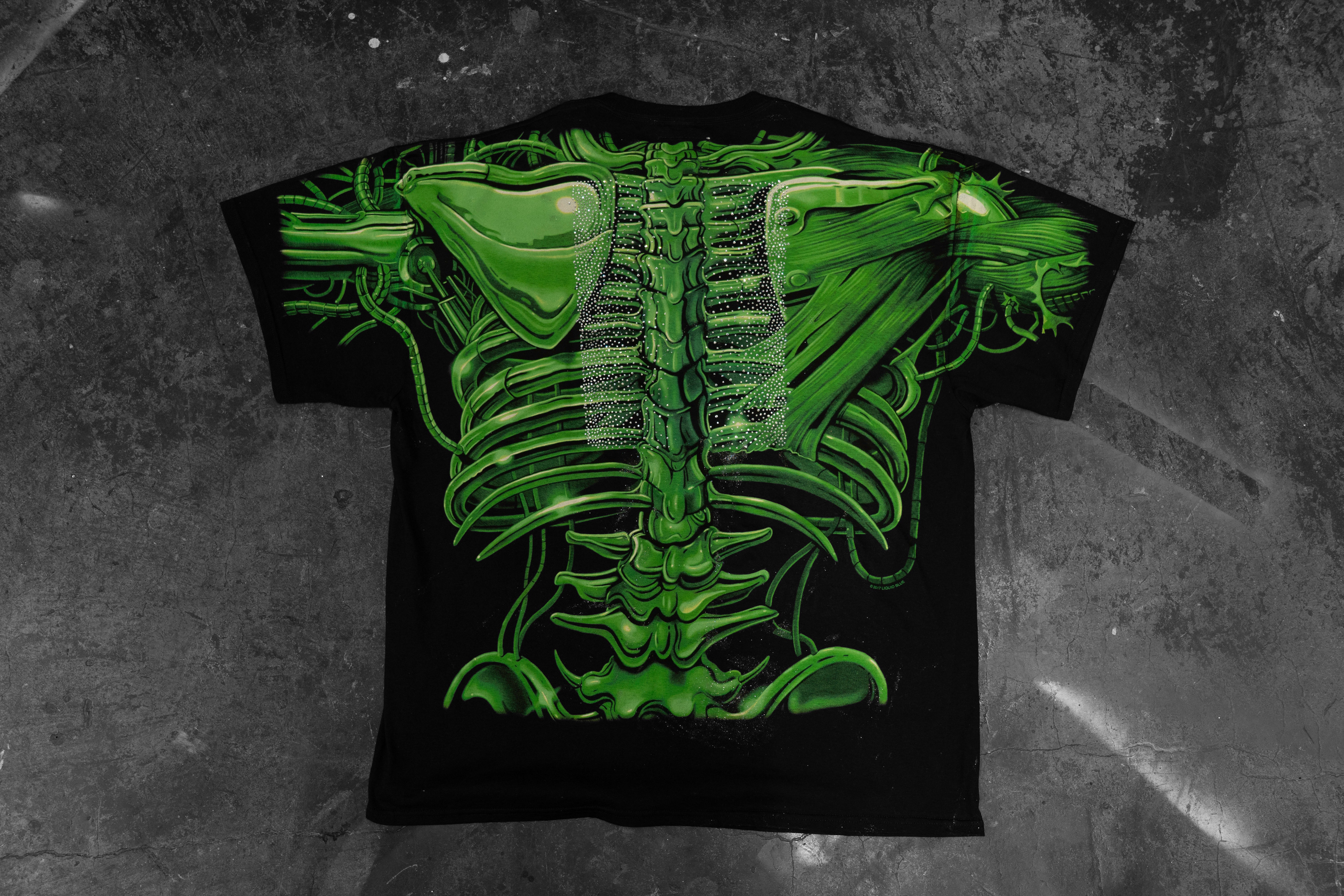LUSTREGOTHIQUE — GREEN SKULL BLACK GRAPHIC TEE (1/1)
