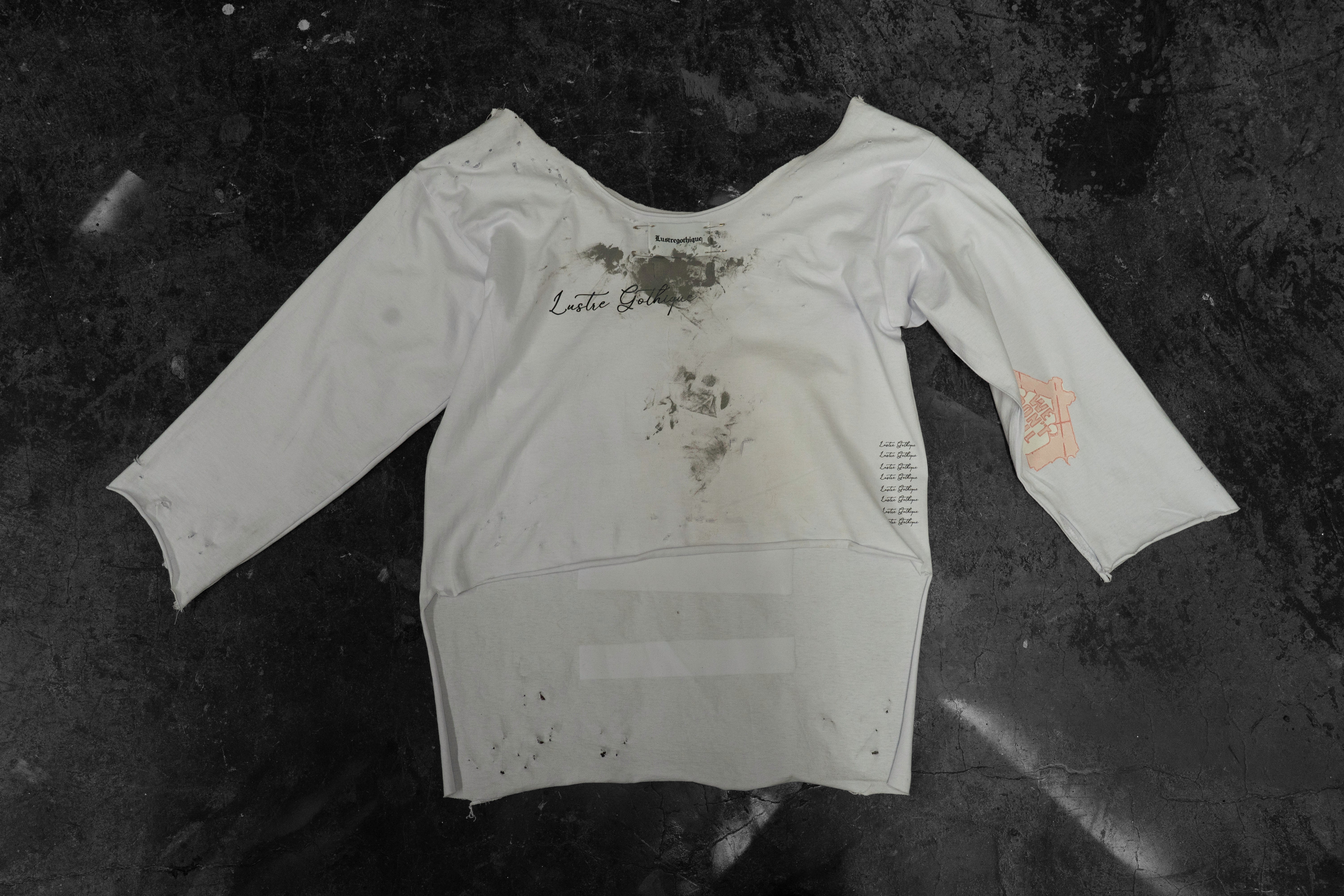 LUSTREGOTHIQUE — DISTRESSED GRAPHIC HIGH LOW LONG SLEEVE (1/1)